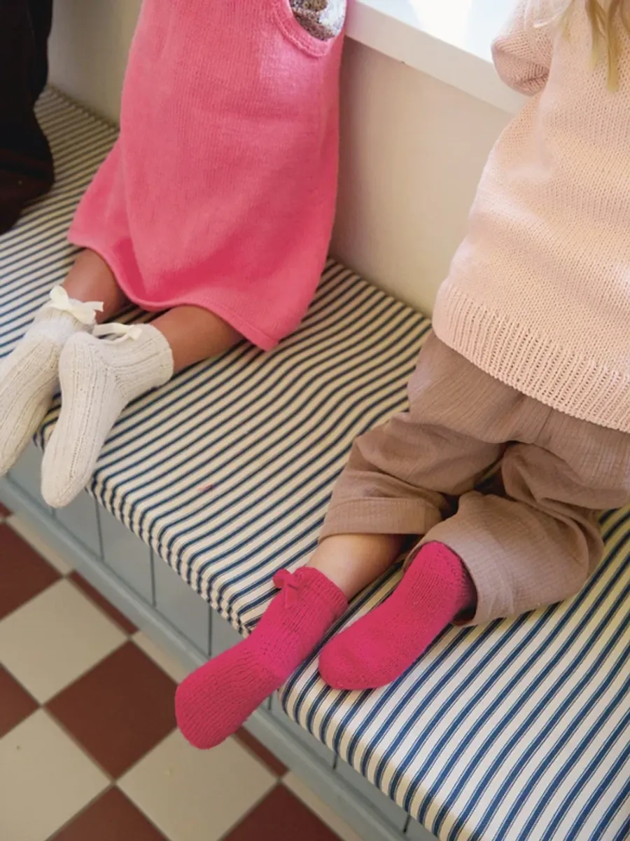 2501 Mykt til barn / Nr. 7a BOW SOCKS JUNIOR